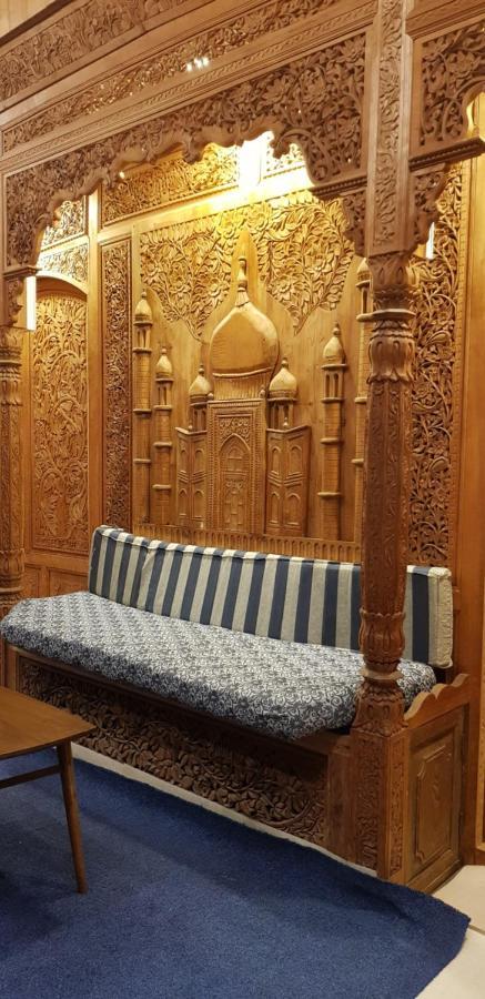 House Boat Hardy Palace Srīnagar Екстериор снимка