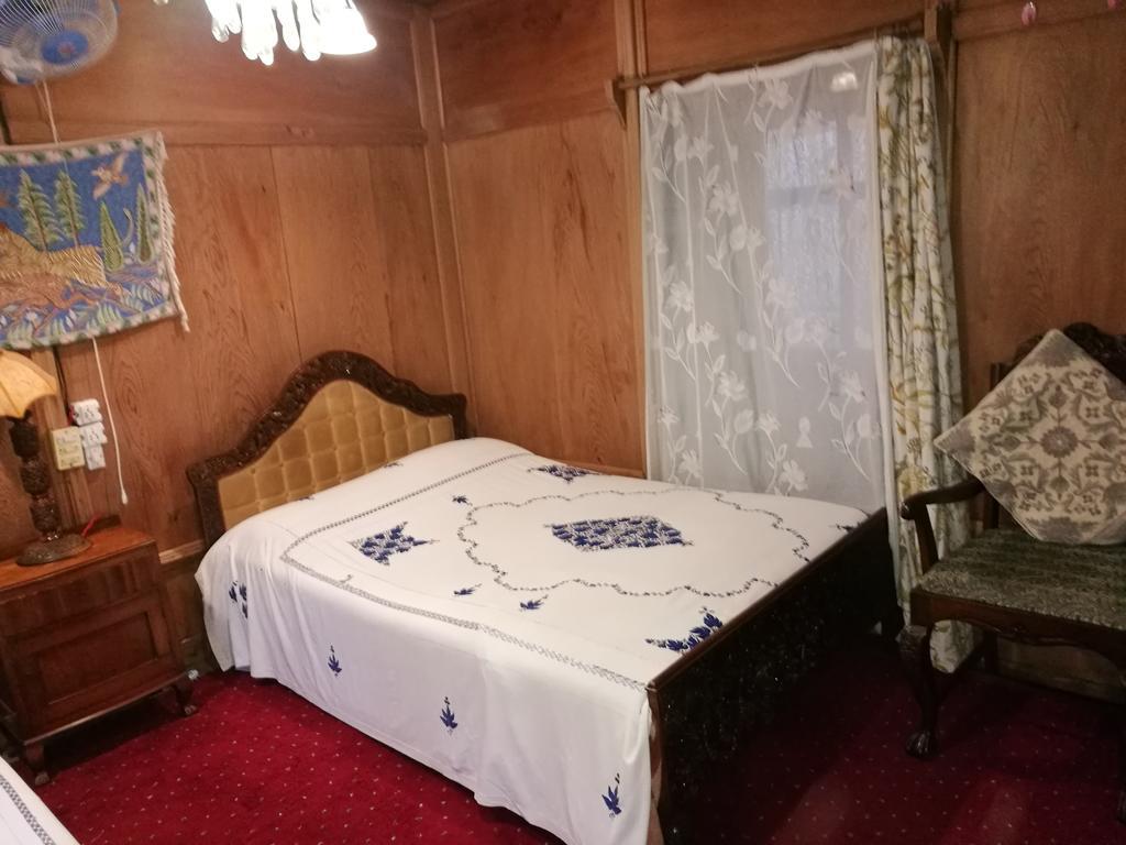 House Boat Hardy Palace Srīnagar Екстериор снимка