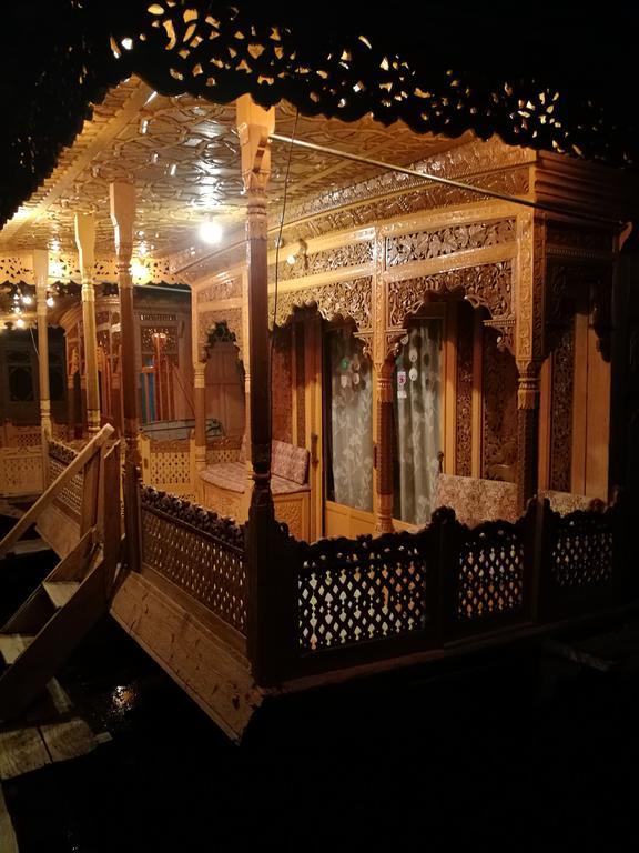 House Boat Hardy Palace Srīnagar Екстериор снимка