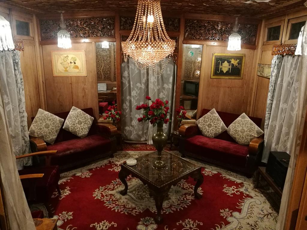 House Boat Hardy Palace Srīnagar Екстериор снимка